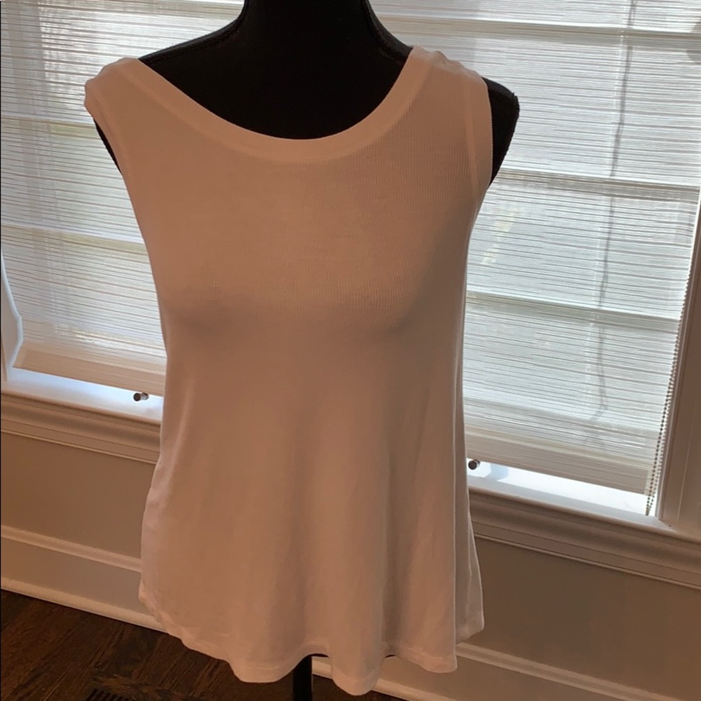 NWOT Michael Stars darling ribbed top!ā